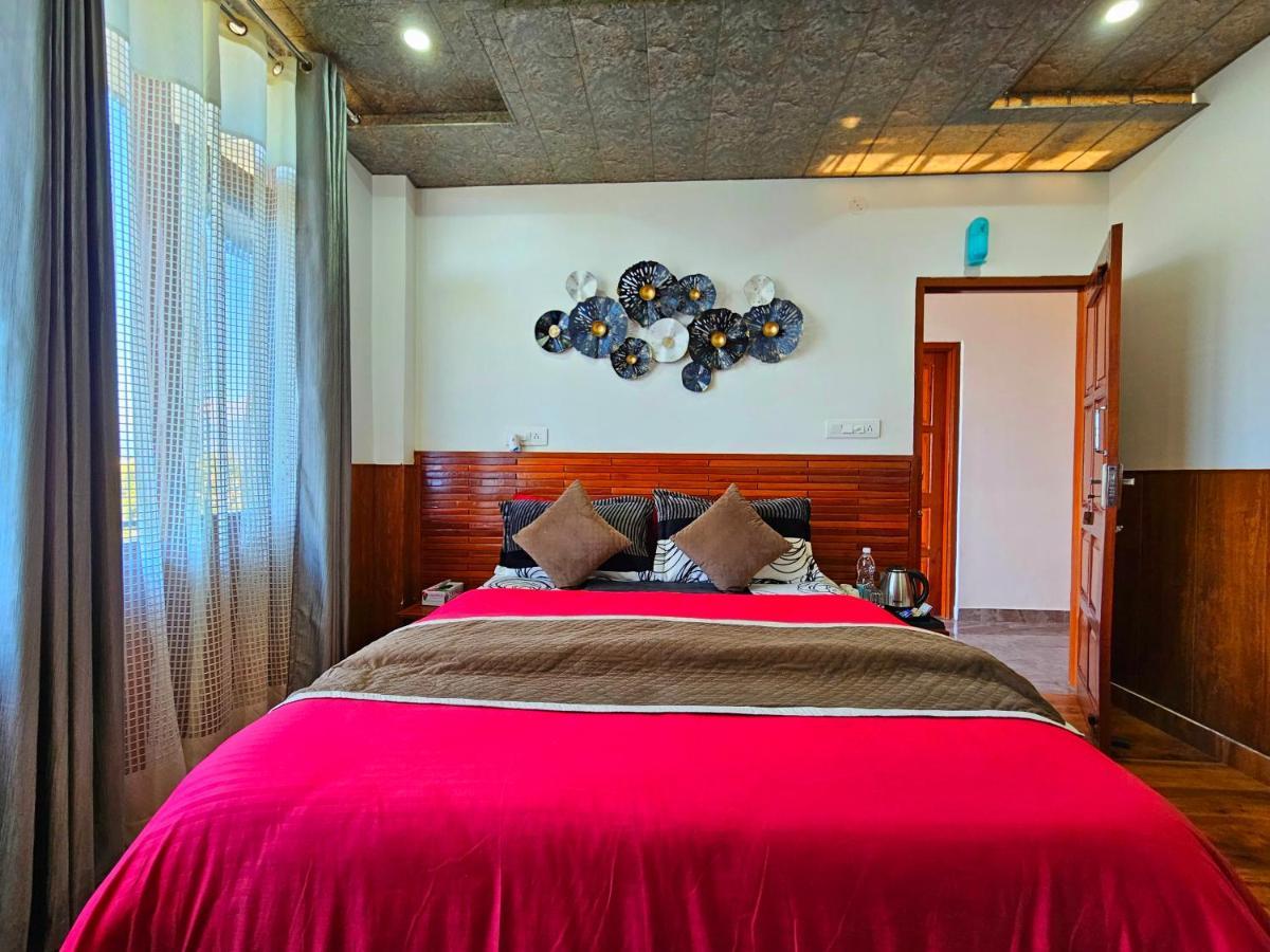 Hotel The Tulip Bir Esterno foto