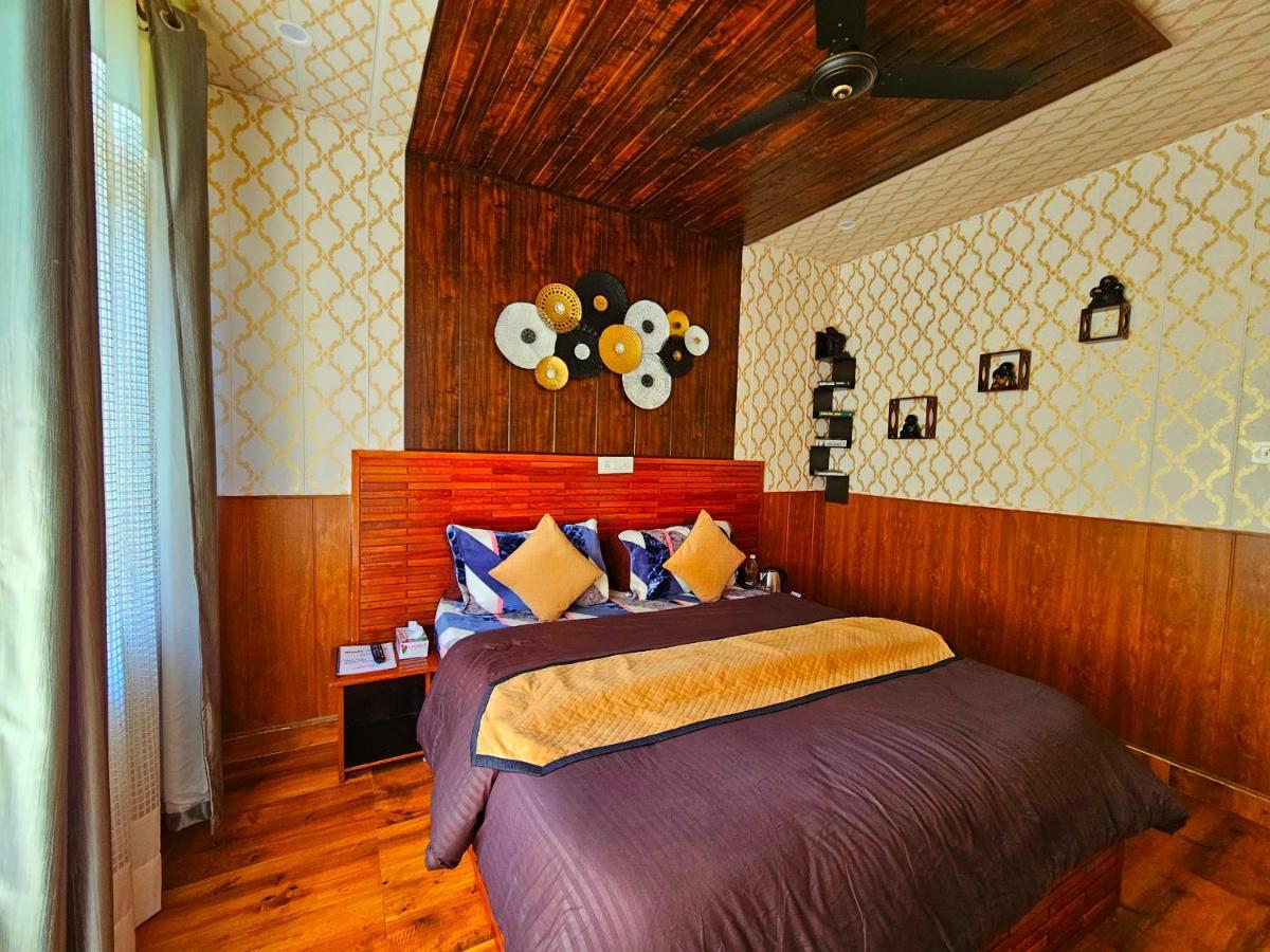Hotel The Tulip Bir Esterno foto